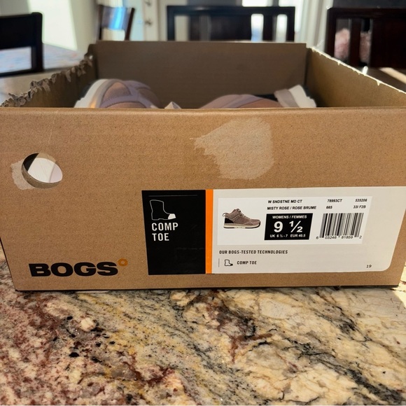 BOGS Composite Toe Shoes NEW - Picture 10 of 11